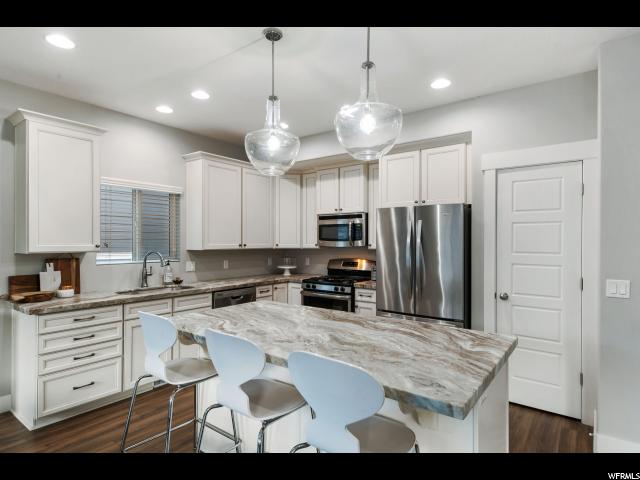 1069 Blackstone Dr, Fruit Heights, UT 84037 — photo 2