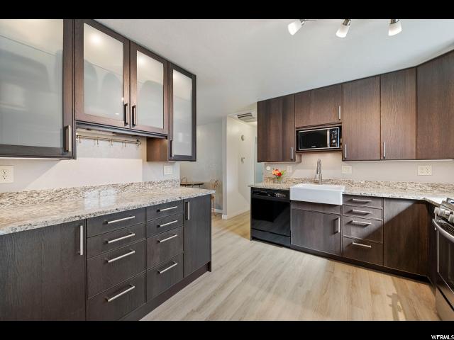 445 E Torry Cir S, Sandy, UT 84070 — photo 2