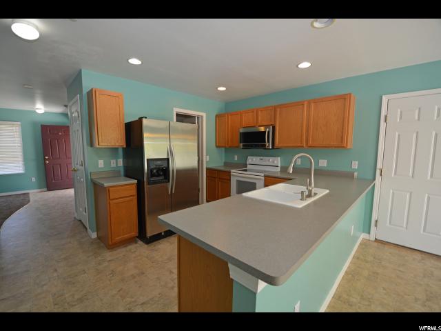 626 E 2000 S, Clearfield, UT 84015 — photo 3