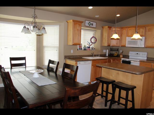 216 E 1525 N, Layton, UT 84041 — photo 9