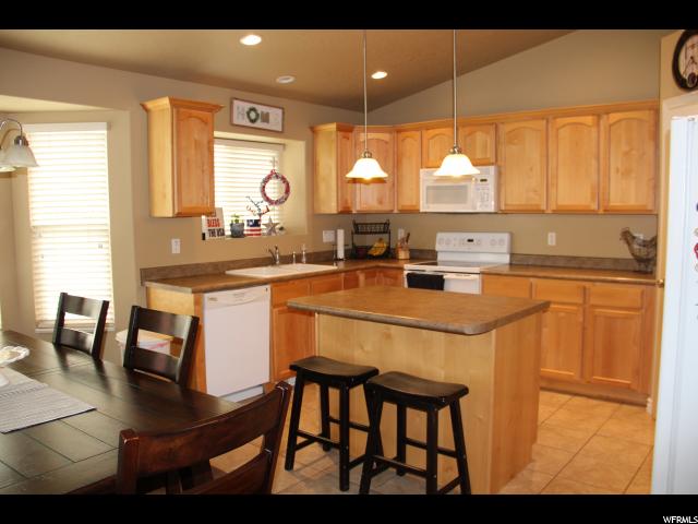 216 E 1525 N, Layton, UT 84041 — photo 8