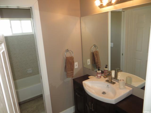 2252 N 2400 W, Clinton, UT 84015 — photo 7
