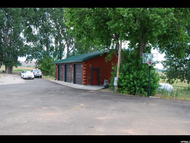 9497 E 7000 N, Lapoint, UT 84039 — photo 10