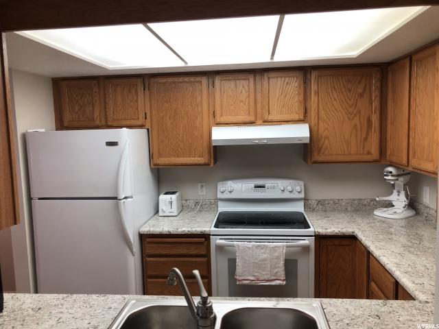 810 E Gatewood Dr, Sandy, UT 84094 — photo 5