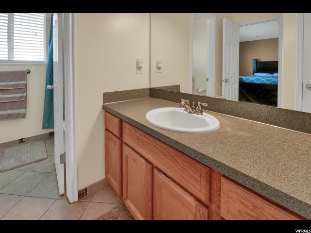 1566 N 2275 W, Clinton, UT 84015 — photo 2