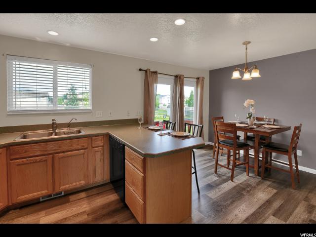 1566 N 2275 W, Clinton, UT 84015 — photo 6