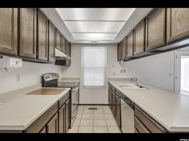 2174 E Pepperwood Dr, Sandy, UT 84092 — photo 12