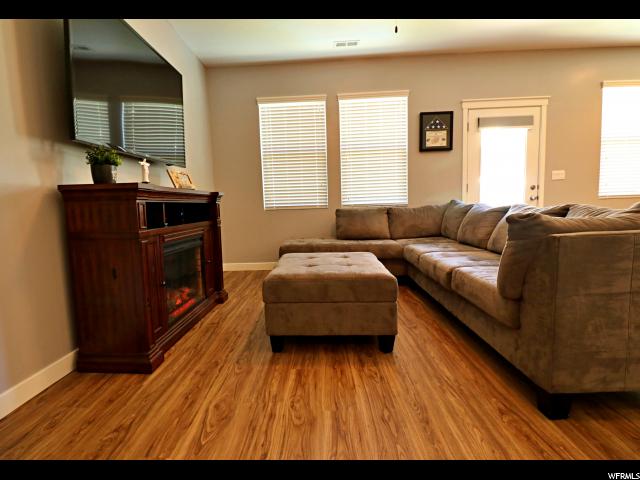 1488 E Primrose Ln, Layton, UT 84040 — photo 2
