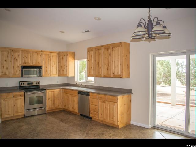 1242 E Red Sage Ln, Apple Valley, UT 84737 — photo 8
