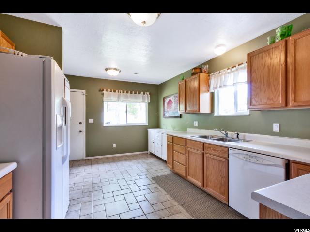 8860 S 60 E, Sandy, UT 84070 — photo 7