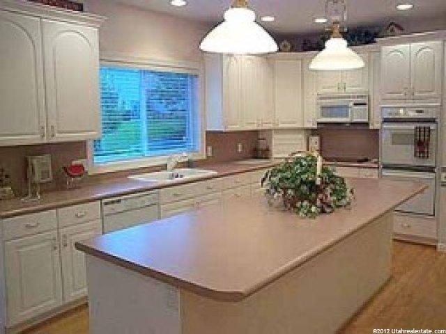 1639 Lakeview Dr, Bountiful, UT 84010 — photo 4