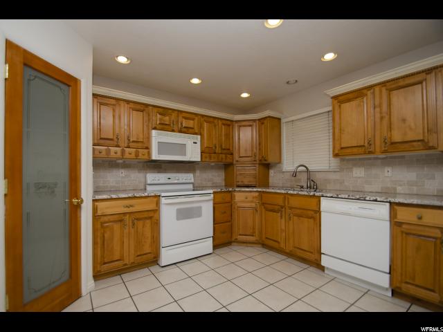 155 E Larsen Ln, Harrisville, UT 84404 — photo 6