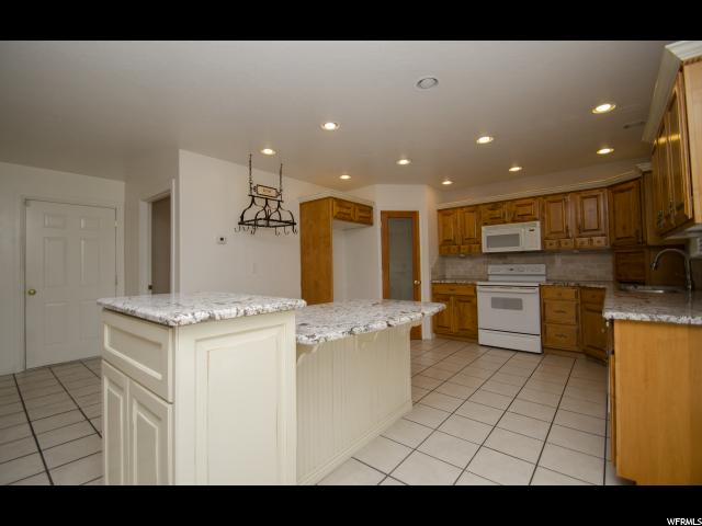 155 E Larsen Ln, Harrisville, UT 84404 — photo 7