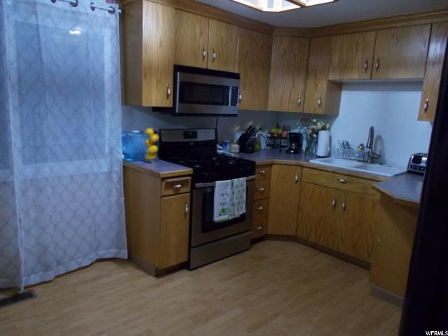 686 E 300 S, Hyrum, UT 84319 — photo 12