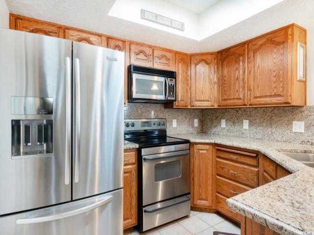 237 W 800 N, Bountiful, UT 84010 — photo 8