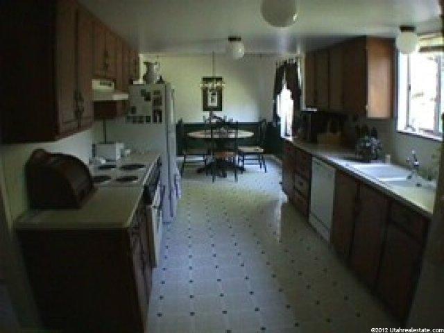 420 Weaver Ln, Layton, UT 84041 — photo 4