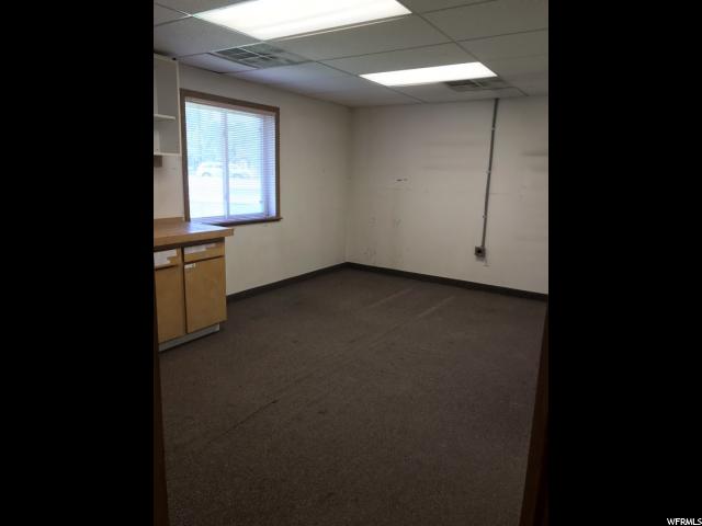 887 E Vine St, Murray, UT 84107 — photo 10