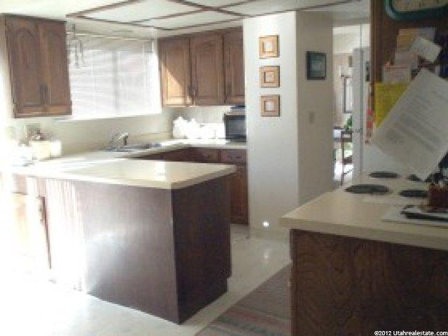 8498 Terrace Dr, Sandy, UT 84093 — photo 4