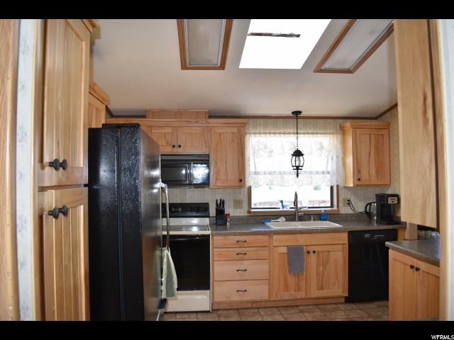 585 E 300 S, Escalante, UT 84726 — photo 7