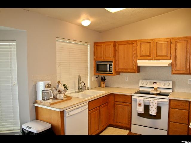 880 N Jackson Ave E, Ogden, UT 84404 — photo 3