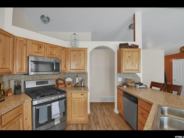 1971 N 2595 W, Clinton, UT 84015 — photo 3