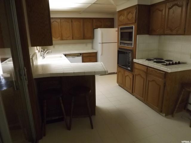 944 S Simoron Dr E, Ogden, UT 84404 — photo 9