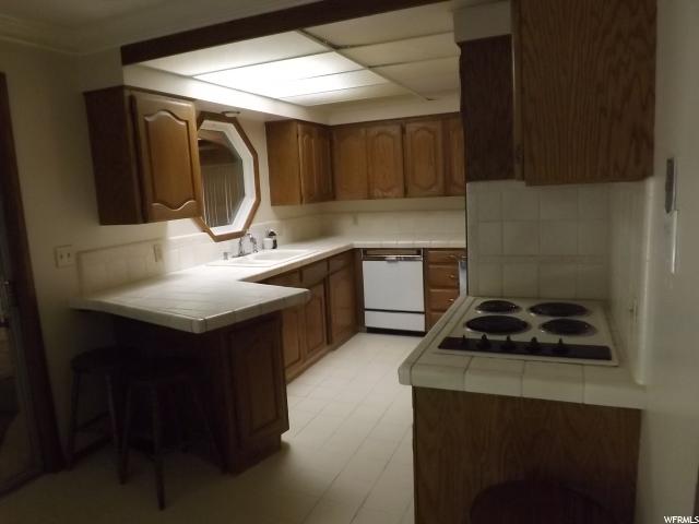 944 S Simoron Dr E, Ogden, UT 84404 — photo 8