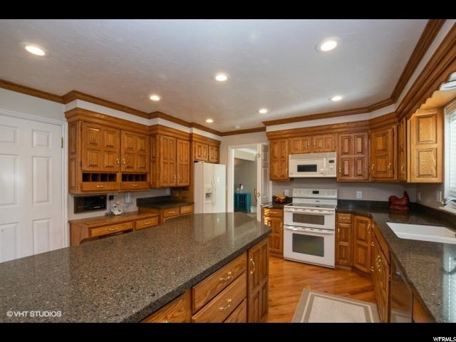 9395 S 3200 E, Sandy, UT 84092 — photo 12