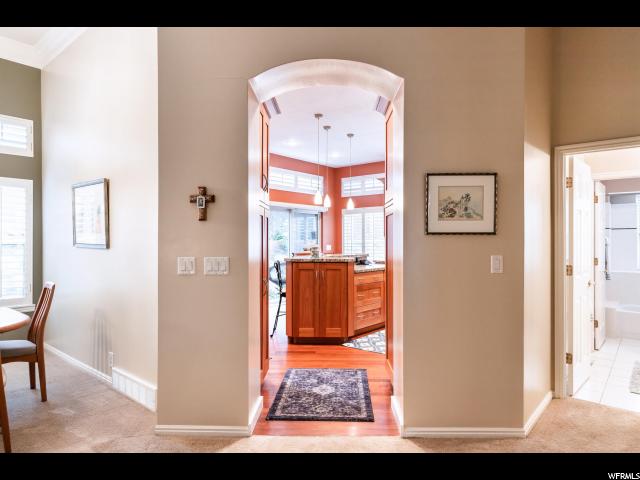 424 E Crown Pointe Dr, Murray, UT 84107 — photo 5