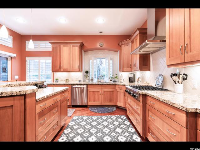 424 E Crown Pointe Dr, Murray, UT 84107 — photo 3
