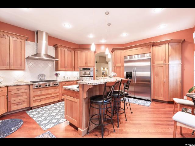 424 E Crown Pointe Dr, Murray, UT 84107 — photo 2