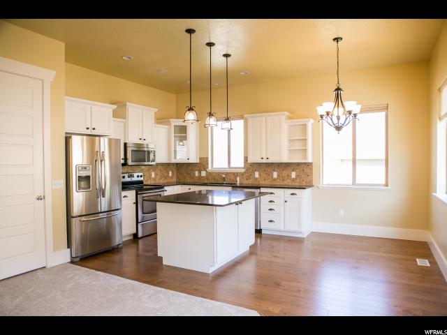 1202 S Grandview Dr, Providence, UT 84332 — photo 3