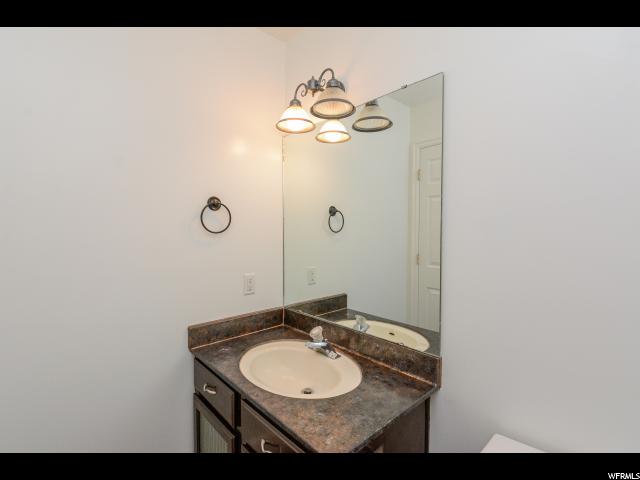 189 N 360 W, Clearfield, UT 84015 — photo 9