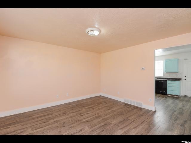 189 N 360 W, Clearfield, UT 84015 — photo 8