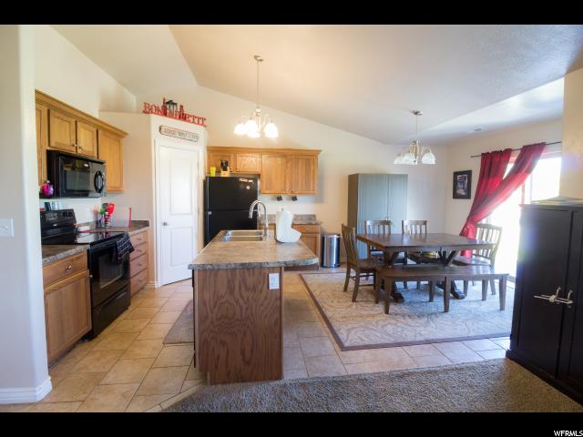 141 E 1100 S, Vernal, UT 84078 — photo 2