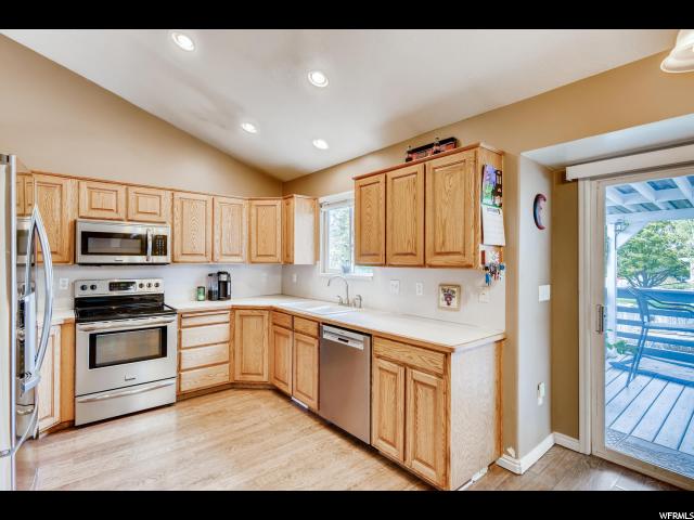 688 W 2050 N, Clinton, UT 84015 — photo 11