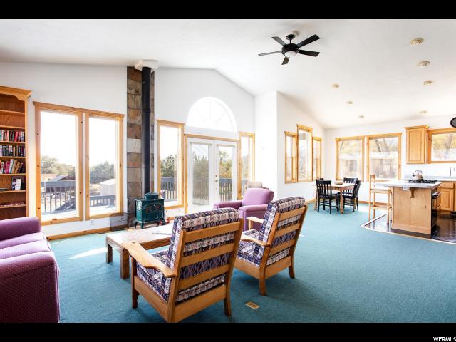 10 E Rustler St S, Teasdale, UT 84773 — photo 3