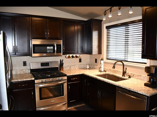 594 N 1300 W, Clinton, UT 84015 — photo 3