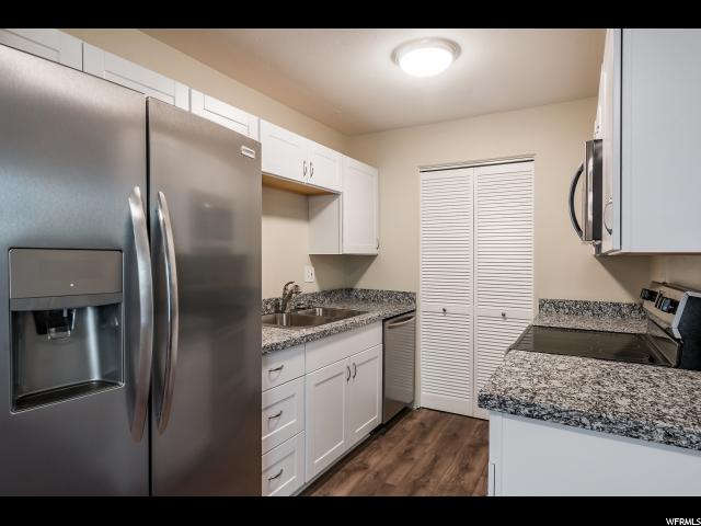 560 E Cobblestone Ln, Midvale, UT 84047 — photo 6