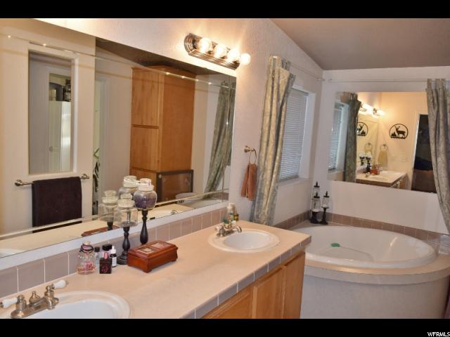 390 E Molen Rd, Ferron, UT 84523 — photo 9