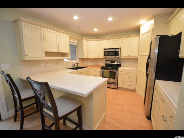 422 E Canyon Estates Cir S, Bountiful, UT 84010 — photo 3