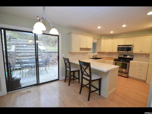 422 E Canyon Estates Cir S, Bountiful, UT 84010 — photo 4