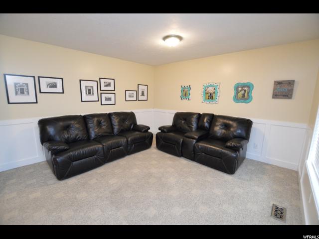 422 E Canyon Estates Cir S, Bountiful, UT 84010 — photo 2
