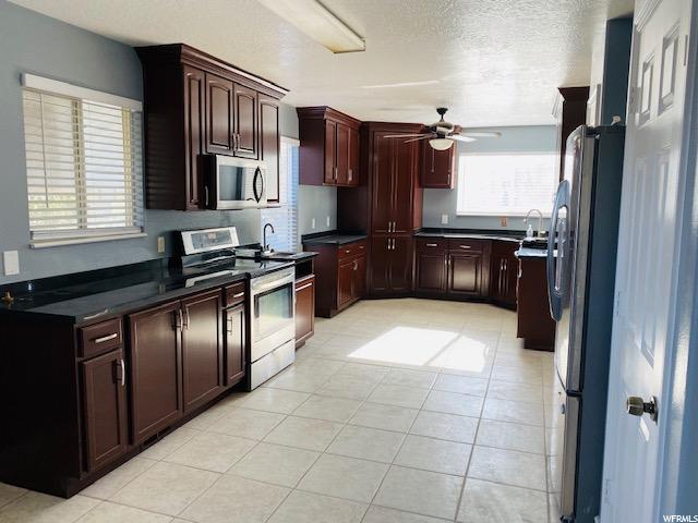 2879 E Ruby Valley Dr, Eagle Mountain, UT 84005 — photo 2