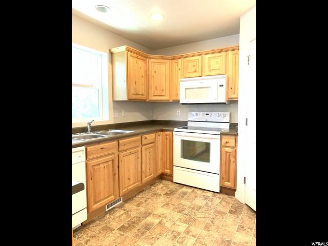 471 S Ladera Dr, Maeser, UT 84078 — photo 3