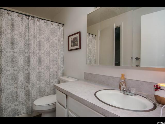 825 S 1650 E #B, Clearfield, UT 84015 — photo 12