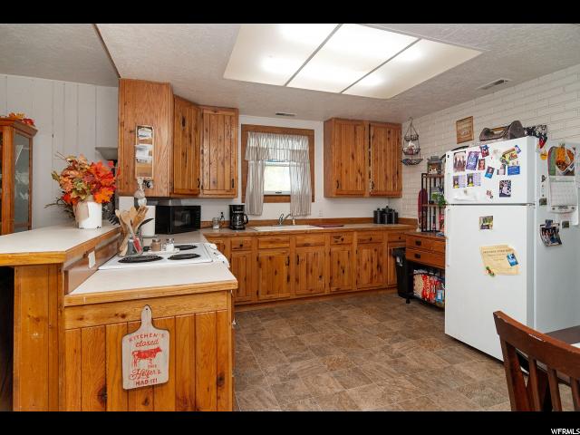 5541 S 5900 W, Hooper, UT 84315 — photo 2