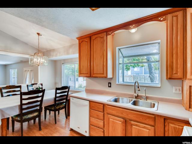 689 S Fox Run Dr E, Layton, UT 84041 — photo 11