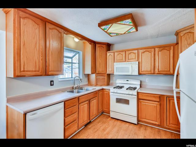 689 S Fox Run Dr E, Layton, UT 84041 — photo 8