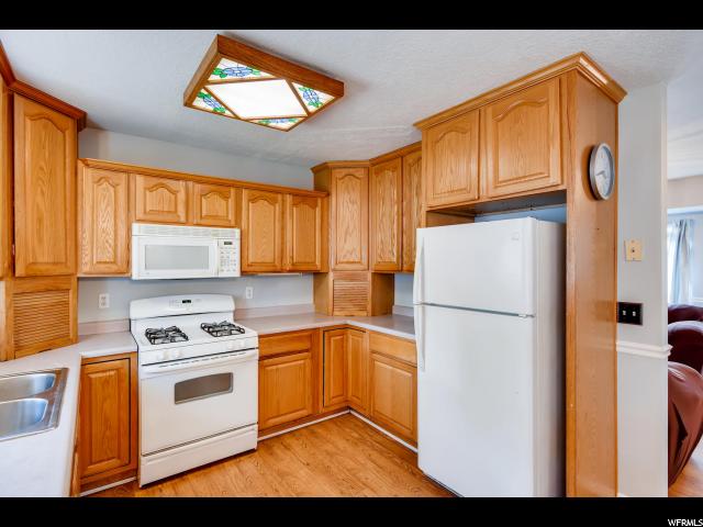 689 S Fox Run Dr E, Layton, UT 84041 — photo 9